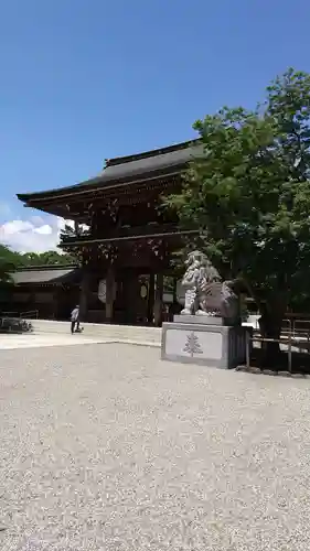 寒川神社の山門・神門