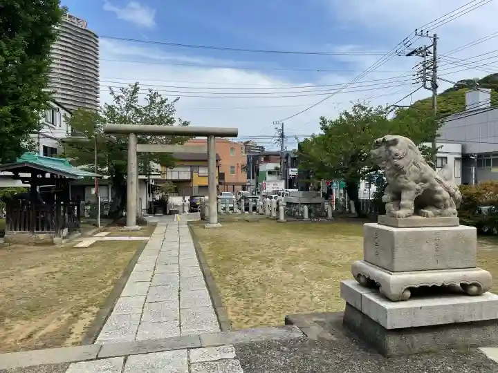 鹿島神社の{uncategorized: "未分類", other: "その他", undefined: "問題あり", building: "その他建物", grave: "お墓", sacred_gate: "鳥居", guardian: "狛犬", statue: "像", buddha: "仏像", history: "歴史", nature: "自然", garden: "庭園", animal: "動物", pagoda: "塔", temizu: "手水舎", mountain_gate: "山門・神門", sanctuary: "本殿・本堂", subordinate: "末社・摂社", art: "芸術", scenery: "景色", jizo: "地蔵", ema: "絵馬", goshuin: "御朱印", omikuji: "おみくじ", items: "授与品その他", amulet: "お守り", goshuincho: "御朱印帳", eats: "食事", festival: "お祭り", votive_dance: "神楽", shichigosan: "七五三参", wedding: "結婚式", experience: "体験その他", initially: "初詣", around: "周辺", anti_infection: "感染症対策"}