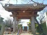 鳳出観音教会の山門・神門