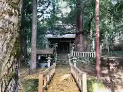 鈴波神社の庭園