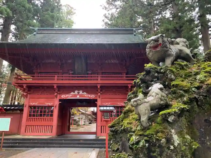 富士山東口本宮 冨士浅間神社の山門・神門