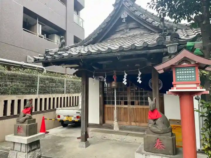 宝禄稲荷神社の{uncategorized: "未分類", other: "その他", undefined: "問題あり", building: "その他建物", grave: "お墓", sacred_gate: "鳥居", guardian: "狛犬", statue: "像", buddha: "仏像", history: "歴史", nature: "自然", garden: "庭園", animal: "動物", pagoda: "塔", temizu: "手水舎", mountain_gate: "山門・神門", sanctuary: "本殿・本堂", subordinate: "末社・摂社", art: "芸術", scenery: "景色", jizo: "地蔵", ema: "絵馬", goshuin: "御朱印", omikuji: "おみくじ", items: "授与品その他", amulet: "お守り", goshuincho: "御朱印帳", eats: "食事", festival: "お祭り", votive_dance: "神楽", shichigosan: "七五三参", wedding: "結婚式", experience: "体験その他", initially: "初詣", around: "周辺", anti_infection: "感染症対策"}