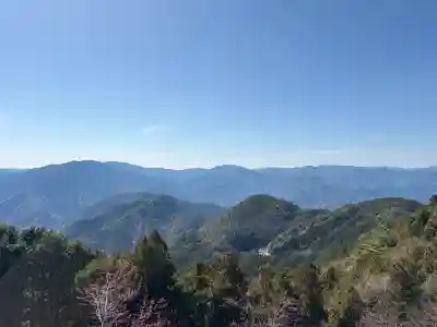 玉置神社の{uncategorized: "未分類", other: "その他", undefined: "問題あり", building: "その他建物", grave: "お墓", sacred_gate: "鳥居", guardian: "狛犬", statue: "像", buddha: "仏像", history: "歴史", nature: "自然", garden: "庭園", animal: "動物", pagoda: "塔", temizu: "手水舎", mountain_gate: "山門・神門", sanctuary: "本殿・本堂", subordinate: "末社・摂社", art: "芸術", scenery: "景色", jizo: "地蔵", ema: "絵馬", goshuin: "御朱印", omikuji: "おみくじ", items: "授与品その他", amulet: "お守り", goshuincho: "御朱印帳", eats: "食事", festival: "お祭り", votive_dance: "神楽", shichigosan: "七五三参", wedding: "結婚式", experience: "体験その他", initially: "初詣", around: "周辺", anti_infection: "感染症対策"}