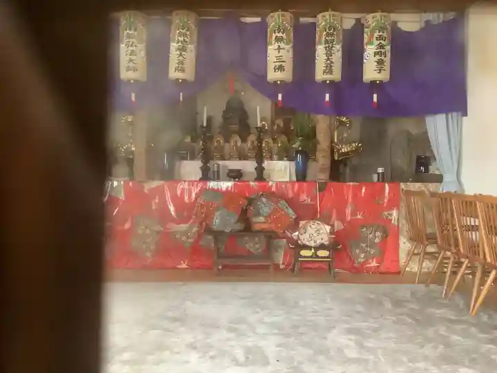 宮参り道の観音堂の本殿・本堂