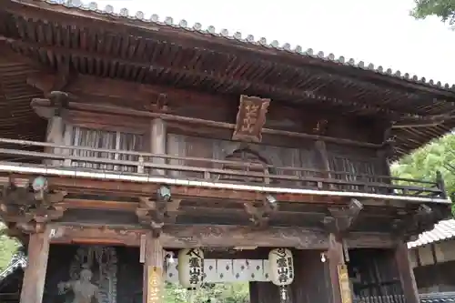 霊山寺の山門