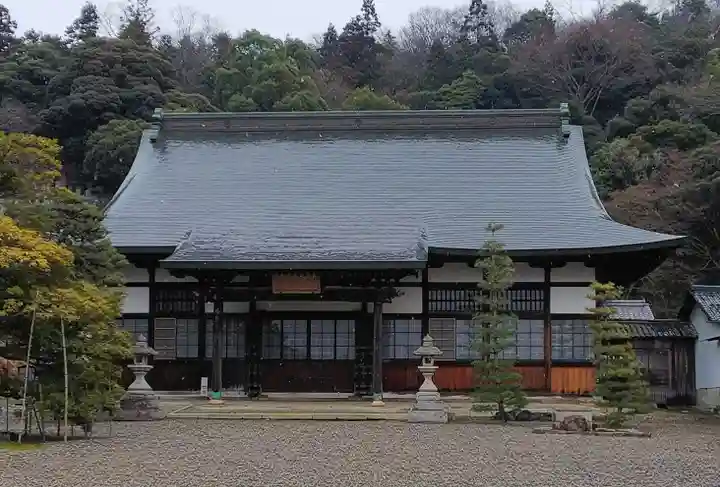 清凉寺の本殿・本堂