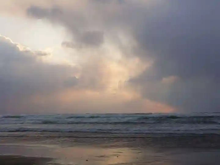 稲佐の浜 弁天島(島根県)