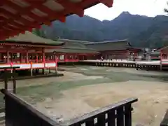 厳島神社の本殿