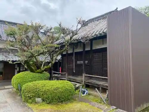 念佛院の{uncategorized: "未分類", other: "その他", undefined: "問題あり", building: "その他建物", grave: "お墓", sacred_gate: "鳥居", guardian: "狛犬", statue: "像", buddha: "仏像", history: "歴史", nature: "自然", garden: "庭園", animal: "動物", pagoda: "塔", temizu: "手水舎", mountain_gate: "山門・神門", sanctuary: "本殿・本堂", subordinate: "末社・摂社", art: "芸術", scenery: "景色", jizo: "地蔵", ema: "絵馬", goshuin: "御朱印", omikuji: "おみくじ", items: "授与品その他", amulet: "お守り", goshuincho: "御朱印帳", eats: "食事", festival: "お祭り", votive_dance: "神楽", shichigosan: "七五三参", wedding: "結婚式", experience: "体験その他", initially: "初詣", around: "周辺", anti_infection: "感染症対策"}