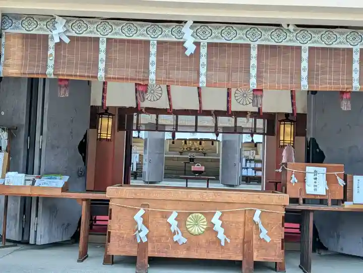 難波大社 生國魂神社の{uncategorized: "未分類", other: "その他", undefined: "問題あり", building: "その他建物", grave: "お墓", sacred_gate: "鳥居", guardian: "狛犬", statue: "像", buddha: "仏像", history: "歴史", nature: "自然", garden: "庭園", animal: "動物", pagoda: "塔", temizu: "手水舎", mountain_gate: "山門・神門", sanctuary: "本殿・本堂", subordinate: "末社・摂社", art: "芸術", scenery: "景色", jizo: "地蔵", ema: "絵馬", goshuin: "御朱印", omikuji: "おみくじ", items: "授与品その他", amulet: "お守り", goshuincho: "御朱印帳", eats: "食事", festival: "お祭り", votive_dance: "神楽", shichigosan: "七五三参", wedding: "結婚式", experience: "体験その他", initially: "初詣", around: "周辺", anti_infection: "感染症対策"}