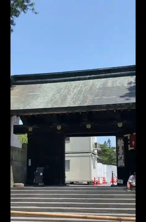 日光山輪王寺三仏堂の{uncategorized: "未分類", other: "その他", undefined: "問題あり", building: "その他建物", grave: "お墓", sacred_gate: "鳥居", guardian: "狛犬", statue: "像", buddha: "仏像", history: "歴史", nature: "自然", garden: "庭園", animal: "動物", pagoda: "塔", temizu: "手水舎", mountain_gate: "山門・神門", sanctuary: "本殿・本堂", subordinate: "末社・摂社", art: "芸術", scenery: "景色", jizo: "地蔵", ema: "絵馬", goshuin: "御朱印", omikuji: "おみくじ", items: "授与品その他", amulet: "お守り", goshuincho: "御朱印帳", eats: "食事", festival: "お祭り", votive_dance: "神楽", shichigosan: "七五三参", wedding: "結婚式", experience: "体験その他", initially: "初詣", around: "周辺", anti_infection: "感染症対策"}