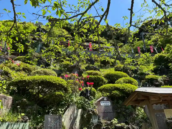建長寺 半僧坊の{uncategorized: "未分類", other: "その他", undefined: "問題あり", building: "その他建物", grave: "お墓", sacred_gate: "鳥居", guardian: "狛犬", statue: "像", buddha: "仏像", history: "歴史", nature: "自然", garden: "庭園", animal: "動物", pagoda: "塔", temizu: "手水舎", mountain_gate: "山門・神門", sanctuary: "本殿・本堂", subordinate: "末社・摂社", art: "芸術", scenery: "景色", jizo: "地蔵", ema: "絵馬", goshuin: "御朱印", omikuji: "おみくじ", items: "授与品その他", amulet: "お守り", goshuincho: "御朱印帳", eats: "食事", festival: "お祭り", votive_dance: "神楽", shichigosan: "七五三参", wedding: "結婚式", experience: "体験その他", initially: "初詣", around: "周辺", anti_infection: "感染症対策"}