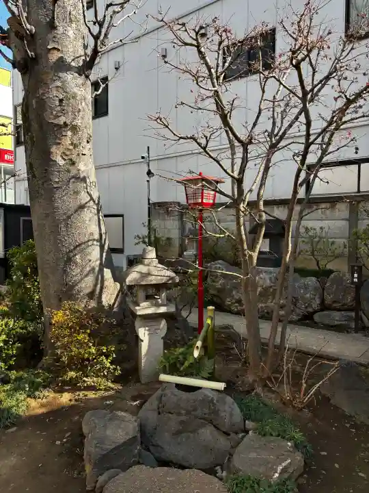 皆中稲荷神社の{uncategorized: "未分類", other: "その他", undefined: "問題あり", building: "その他建物", grave: "お墓", sacred_gate: "鳥居", guardian: "狛犬", statue: "像", buddha: "仏像", history: "歴史", nature: "自然", garden: "庭園", animal: "動物", pagoda: "塔", temizu: "手水舎", mountain_gate: "山門・神門", sanctuary: "本殿・本堂", subordinate: "末社・摂社", art: "芸術", scenery: "景色", jizo: "地蔵", ema: "絵馬", goshuin: "御朱印", omikuji: "おみくじ", items: "授与品その他", amulet: "お守り", goshuincho: "御朱印帳", eats: "食事", festival: "お祭り", votive_dance: "神楽", shichigosan: "七五三参", wedding: "結婚式", experience: "体験その他", initially: "初詣", around: "周辺", anti_infection: "感染症対策"}