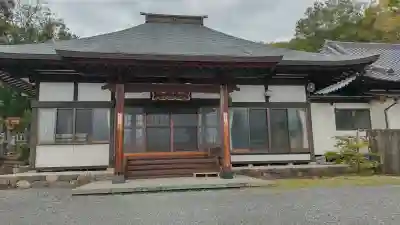 松元寺の{uncategorized: "未分類", other: "その他", undefined: "問題あり", building: "その他建物", grave: "お墓", sacred_gate: "鳥居", guardian: "狛犬", statue: "像", buddha: "仏像", history: "歴史", nature: "自然", garden: "庭園", animal: "動物", pagoda: "塔", temizu: "手水舎", mountain_gate: "山門・神門", sanctuary: "本殿・本堂", subordinate: "末社・摂社", art: "芸術", scenery: "景色", jizo: "地蔵", ema: "絵馬", goshuin: "御朱印", omikuji: "おみくじ", items: "授与品その他", amulet: "お守り", goshuincho: "御朱印帳", eats: "食事", festival: "お祭り", votive_dance: "神楽", shichigosan: "七五三参", wedding: "結婚式", experience: "体験その他", initially: "初詣", around: "周辺", anti_infection: "感染症対策"}