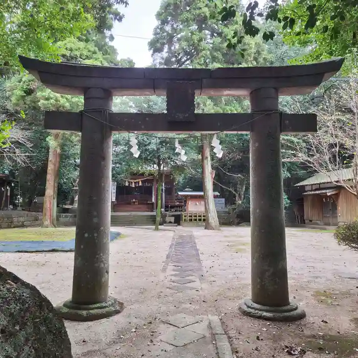 温泉神社の鳥居