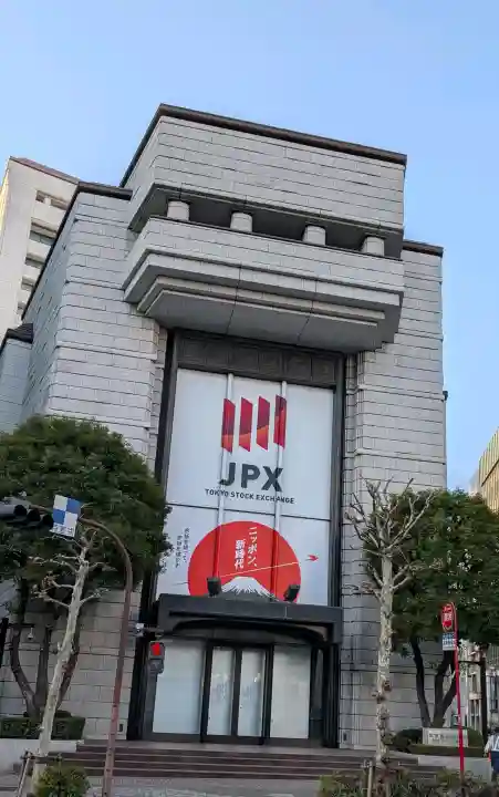 兜神社の{uncategorized: "未分類", other: "その他", undefined: "問題あり", building: "その他建物", grave: "お墓", sacred_gate: "鳥居", guardian: "狛犬", statue: "像", buddha: "仏像", history: "歴史", nature: "自然", garden: "庭園", animal: "動物", pagoda: "塔", temizu: "手水舎", mountain_gate: "山門・神門", sanctuary: "本殿・本堂", subordinate: "末社・摂社", art: "芸術", scenery: "景色", jizo: "地蔵", ema: "絵馬", goshuin: "御朱印", omikuji: "おみくじ", items: "授与品その他", amulet: "お守り", goshuincho: "御朱印帳", eats: "食事", festival: "お祭り", votive_dance: "神楽", shichigosan: "七五三参", wedding: "結婚式", experience: "体験その他", initially: "初詣", around: "周辺", anti_infection: "感染症対策"}