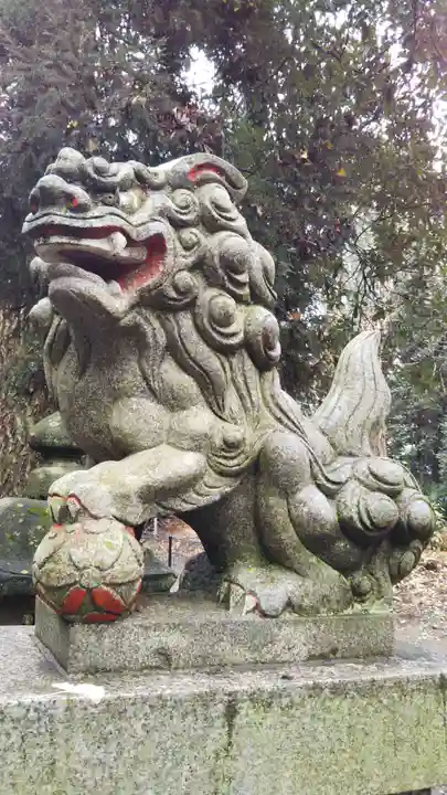 八幡春日神社の狛犬