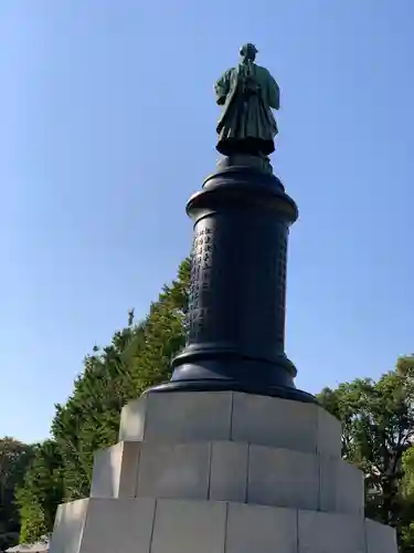 靖國神社の像