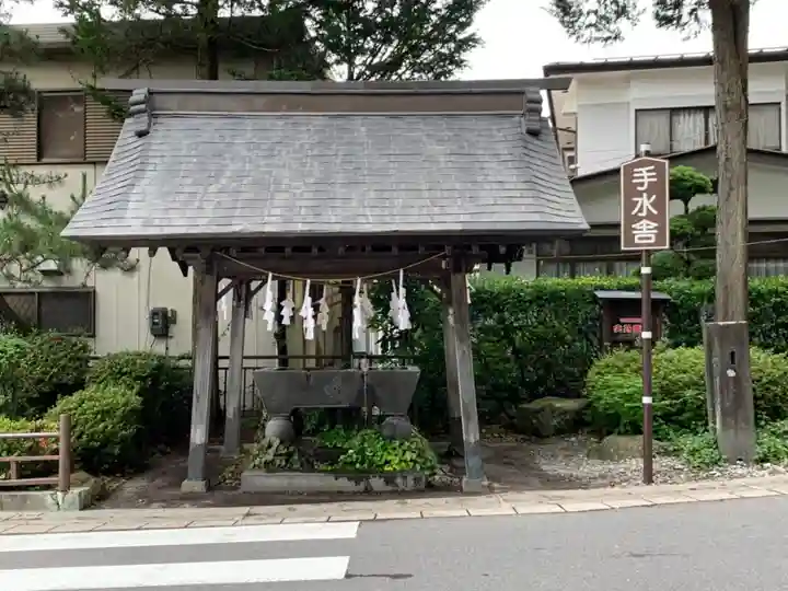 諏訪大社下社春宮の手水舎