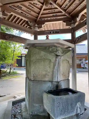 與止日女神社の手水舎