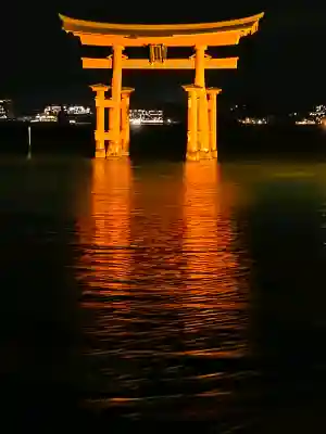 厳島神社の{uncategorized: "未分類", other: "その他", undefined: "問題あり", building: "その他建物", grave: "お墓", sacred_gate: "鳥居", guardian: "狛犬", statue: "像", buddha: "仏像", history: "歴史", nature: "自然", garden: "庭園", animal: "動物", pagoda: "塔", temizu: "手水舎", mountain_gate: "山門・神門", sanctuary: "本殿・本堂", subordinate: "末社・摂社", art: "芸術", scenery: "景色", jizo: "地蔵", ema: "絵馬", goshuin: "御朱印", omikuji: "おみくじ", items: "授与品その他", amulet: "お守り", goshuincho: "御朱印帳", eats: "食事", festival: "お祭り", votive_dance: "神楽", shichigosan: "七五三参", wedding: "結婚式", experience: "体験その他", initially: "初詣", around: "周辺", anti_infection: "感染症対策"}