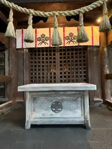 諏訪大社上社前宮の本殿・本堂