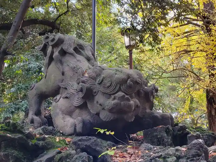 赤坂氷川神社の狛犬