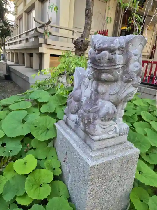 矢先稲荷神社の{uncategorized: "未分類", other: "その他", undefined: "問題あり", building: "その他建物", grave: "お墓", sacred_gate: "鳥居", guardian: "狛犬", statue: "像", buddha: "仏像", history: "歴史", nature: "自然", garden: "庭園", animal: "動物", pagoda: "塔", temizu: "手水舎", mountain_gate: "山門・神門", sanctuary: "本殿・本堂", subordinate: "末社・摂社", art: "芸術", scenery: "景色", jizo: "地蔵", ema: "絵馬", goshuin: "御朱印", omikuji: "おみくじ", items: "授与品その他", amulet: "お守り", goshuincho: "御朱印帳", eats: "食事", festival: "お祭り", votive_dance: "神楽", shichigosan: "七五三参", wedding: "結婚式", experience: "体験その他", initially: "初詣", around: "周辺", anti_infection: "感染症対策"}