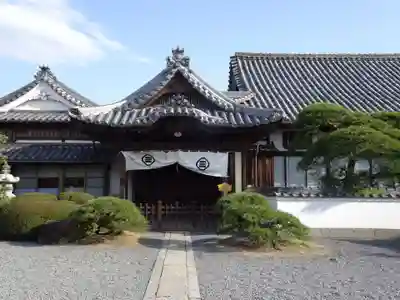 郷照寺の本殿・本堂