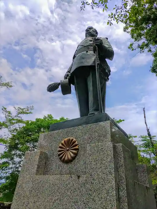 岐阜護國神社の像
