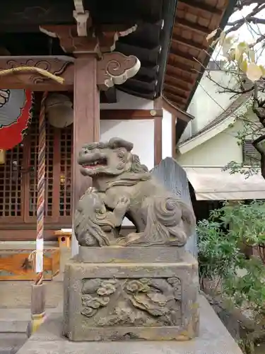 東神社の狛犬