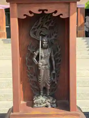 成田山深川不動堂（新勝寺東京別院）の{uncategorized: "未分類", other: "その他", undefined: "問題あり", building: "その他建物", grave: "お墓", sacred_gate: "鳥居", guardian: "狛犬", statue: "像", buddha: "仏像", history: "歴史", nature: "自然", garden: "庭園", animal: "動物", pagoda: "塔", temizu: "手水舎", mountain_gate: "山門・神門", sanctuary: "本殿・本堂", subordinate: "末社・摂社", art: "芸術", scenery: "景色", jizo: "地蔵", ema: "絵馬", goshuin: "御朱印", omikuji: "おみくじ", items: "授与品その他", amulet: "お守り", goshuincho: "御朱印帳", eats: "食事", festival: "お祭り", votive_dance: "神楽", shichigosan: "七五三参", wedding: "結婚式", experience: "体験その他", initially: "初詣", around: "周辺", anti_infection: "感染症対策"}