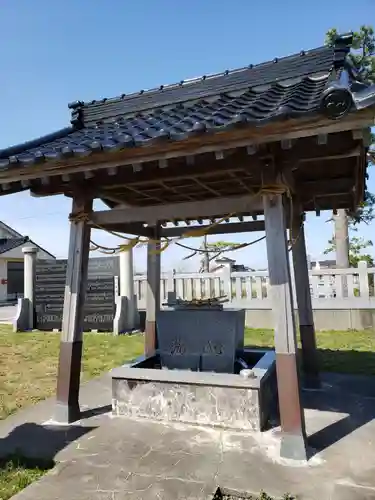 西藤平蔵神社の手水舎