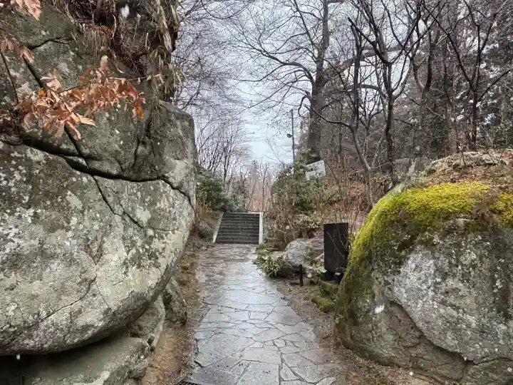 石都々古和気神社の{uncategorized: "未分類", other: "その他", undefined: "問題あり", building: "その他建物", grave: "お墓", sacred_gate: "鳥居", guardian: "狛犬", statue: "像", buddha: "仏像", history: "歴史", nature: "自然", garden: "庭園", animal: "動物", pagoda: "塔", temizu: "手水舎", mountain_gate: "山門・神門", sanctuary: "本殿・本堂", subordinate: "末社・摂社", art: "芸術", scenery: "景色", jizo: "地蔵", ema: "絵馬", goshuin: "御朱印", omikuji: "おみくじ", items: "授与品その他", amulet: "お守り", goshuincho: "御朱印帳", eats: "食事", festival: "お祭り", votive_dance: "神楽", shichigosan: "七五三参", wedding: "結婚式", experience: "体験その他", initially: "初詣", around: "周辺", anti_infection: "感染症対策"}