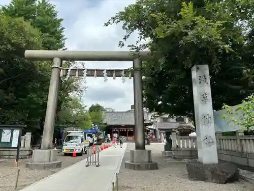 浅草神社の鳥居