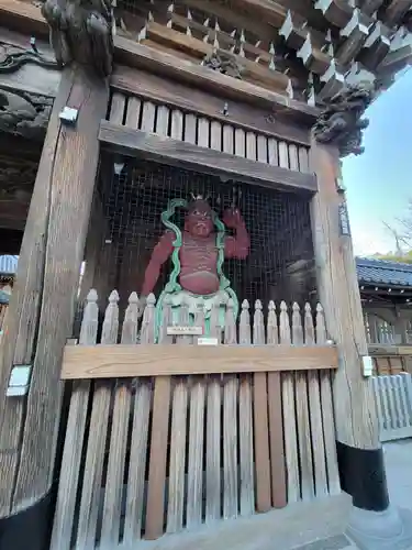 西新井大師総持寺の山門