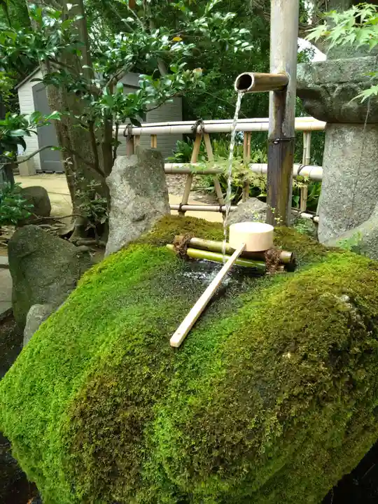 紅葉八幡宮の手水舎