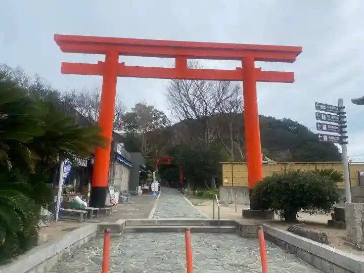 淡嶋神社の{uncategorized: "未分類", other: "その他", undefined: "問題あり", building: "その他建物", grave: "お墓", sacred_gate: "鳥居", guardian: "狛犬", statue: "像", buddha: "仏像", history: "歴史", nature: "自然", garden: "庭園", animal: "動物", pagoda: "塔", temizu: "手水舎", mountain_gate: "山門・神門", sanctuary: "本殿・本堂", subordinate: "末社・摂社", art: "芸術", scenery: "景色", jizo: "地蔵", ema: "絵馬", goshuin: "御朱印", omikuji: "おみくじ", items: "授与品その他", amulet: "お守り", goshuincho: "御朱印帳", eats: "食事", festival: "お祭り", votive_dance: "神楽", shichigosan: "七五三参", wedding: "結婚式", experience: "体験その他", initially: "初詣", around: "周辺", anti_infection: "感染症対策"}