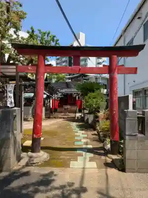 柳原稲荷神社の{uncategorized: "未分類", other: "その他", undefined: "問題あり", building: "その他建物", grave: "お墓", sacred_gate: "鳥居", guardian: "狛犬", statue: "像", buddha: "仏像", history: "歴史", nature: "自然", garden: "庭園", animal: "動物", pagoda: "塔", temizu: "手水舎", mountain_gate: "山門・神門", sanctuary: "本殿・本堂", subordinate: "末社・摂社", art: "芸術", scenery: "景色", jizo: "地蔵", ema: "絵馬", goshuin: "御朱印", omikuji: "おみくじ", items: "授与品その他", amulet: "お守り", goshuincho: "御朱印帳", eats: "食事", festival: "お祭り", votive_dance: "神楽", shichigosan: "七五三参", wedding: "結婚式", experience: "体験その他", initially: "初詣", around: "周辺", anti_infection: "感染症対策"}