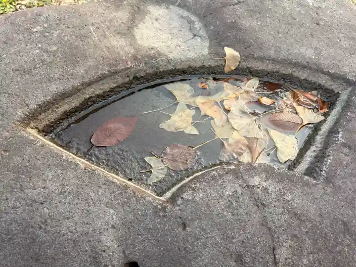 荒羽祗神社の{uncategorized: "未分類", other: "その他", undefined: "問題あり", building: "その他建物", grave: "お墓", sacred_gate: "鳥居", guardian: "狛犬", statue: "像", buddha: "仏像", history: "歴史", nature: "自然", garden: "庭園", animal: "動物", pagoda: "塔", temizu: "手水舎", mountain_gate: "山門・神門", sanctuary: "本殿・本堂", subordinate: "末社・摂社", art: "芸術", scenery: "景色", jizo: "地蔵", ema: "絵馬", goshuin: "御朱印", omikuji: "おみくじ", items: "授与品その他", amulet: "お守り", goshuincho: "御朱印帳", eats: "食事", festival: "お祭り", votive_dance: "神楽", shichigosan: "七五三参", wedding: "結婚式", experience: "体験その他", initially: "初詣", around: "周辺", anti_infection: "感染症対策"}