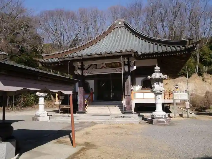清滝寺の本殿・本堂