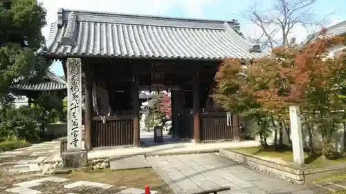 一宮寺の山門