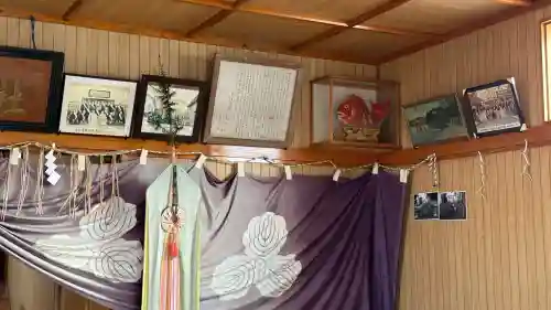 東野恵比須神社の{uncategorized: "未分類", other: "その他", undefined: "問題あり", building: "その他建物", grave: "お墓", sacred_gate: "鳥居", guardian: "狛犬", statue: "像", buddha: "仏像", history: "歴史", nature: "自然", garden: "庭園", animal: "動物", pagoda: "塔", temizu: "手水舎", mountain_gate: "山門・神門", sanctuary: "本殿・本堂", subordinate: "末社・摂社", art: "芸術", scenery: "景色", jizo: "地蔵", ema: "絵馬", goshuin: "御朱印", omikuji: "おみくじ", items: "授与品その他", amulet: "お守り", goshuincho: "御朱印帳", eats: "食事", festival: "お祭り", votive_dance: "神楽", shichigosan: "七五三参", wedding: "結婚式", experience: "体験その他", initially: "初詣", around: "周辺", anti_infection: "感染症対策"}