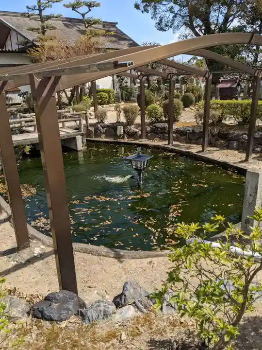 結城神社の庭園