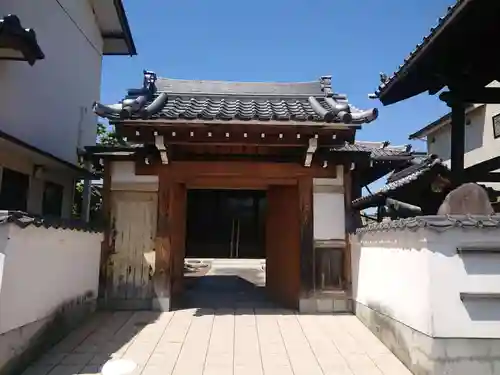 真宗寺の山門