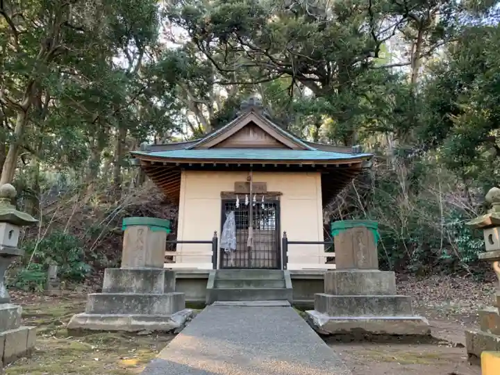 刀八神社の本殿・本堂