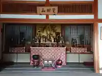 西林寺の本殿・本堂