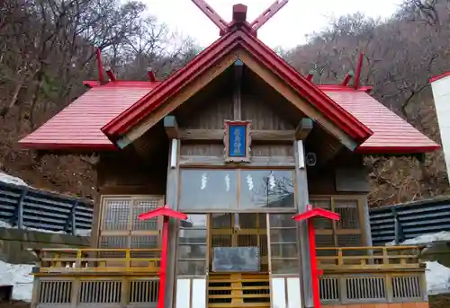 神恵内嚴島神社の本殿