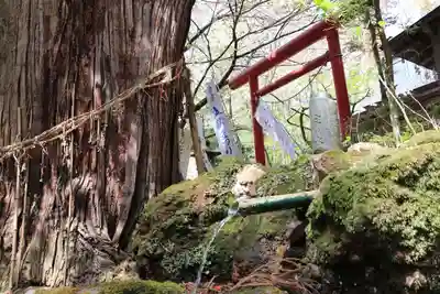 磐椅神社の手水舎