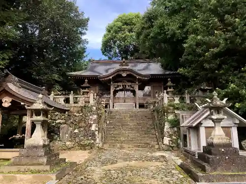 天山社の本殿